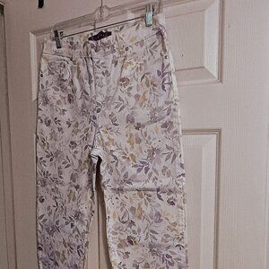 Gloria Vanderbilt Amanda Denim White Floral Capris, Sz 10, High Rise, New